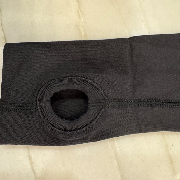 Victoria’s Secret Exercise Top Small - Picture 4 of 4